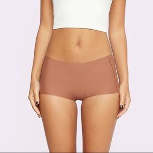 2 Seamless Universal Naked High Rise Boyshorts in Naked 10 / Maple